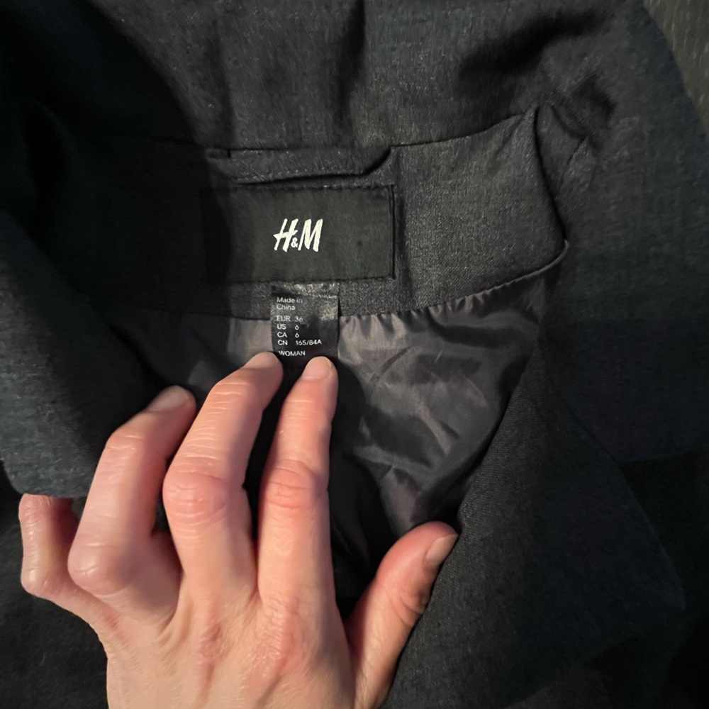 H&M Blazer - Picture 2 of 7